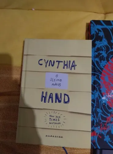 Livro O Último Adeus - Cynthia Hand
