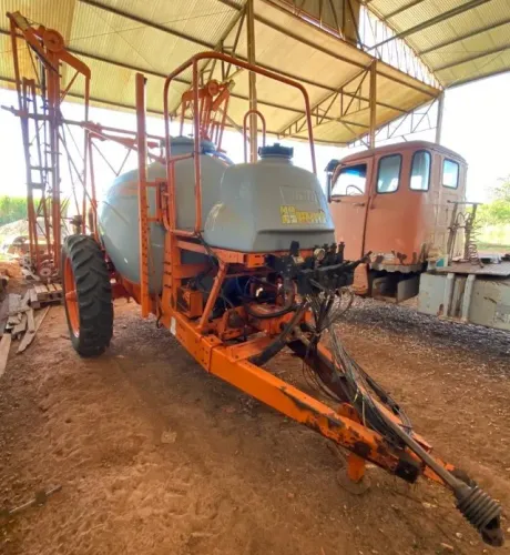 Pulverizador Jacto Advance 3000