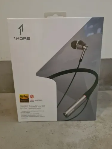 Fone de Ouvido 1MORE Triple Driver BT In-Ear