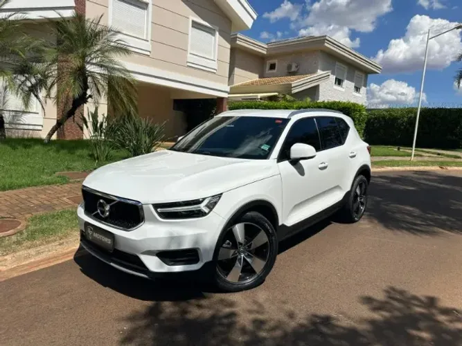XC40 2.0 T5 GASOLINA MOMENTUM AWD GEARTRONIC