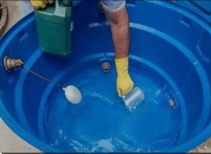 Limpeza de caixa dágua e troca de boia