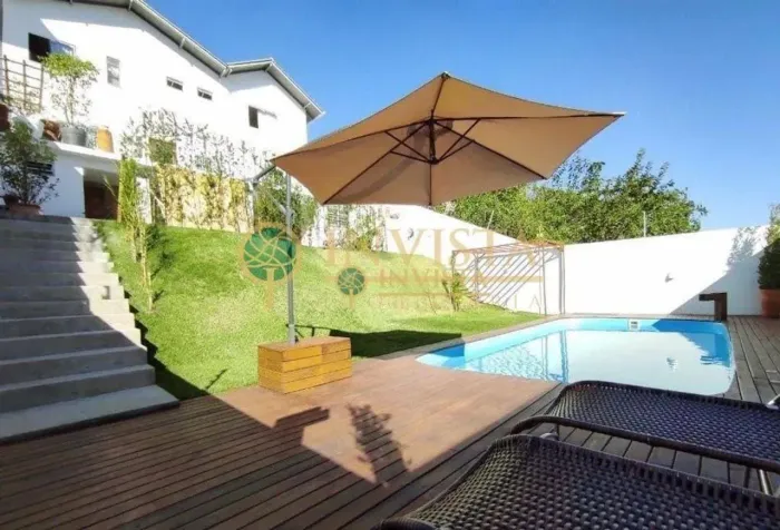 À venda com piscina privativo no Jardim Atlântico! 340m², terraço com pergolado, churrasqu