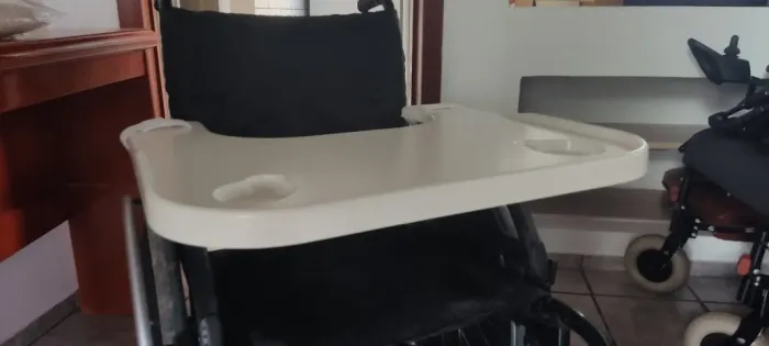 Mesa de atividade\refeição para cadeira de rodas