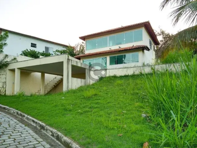 Casa no Condomínio Vale das Esmeraldas para Venda com 3 quartos , Maricá / RJ