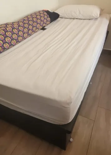 Cama Box semi novo Ortobom com colchão de solteiro 1.88x 88