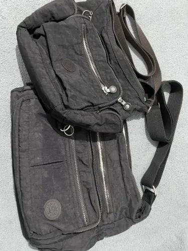 Bolsa de lado P e M - preta