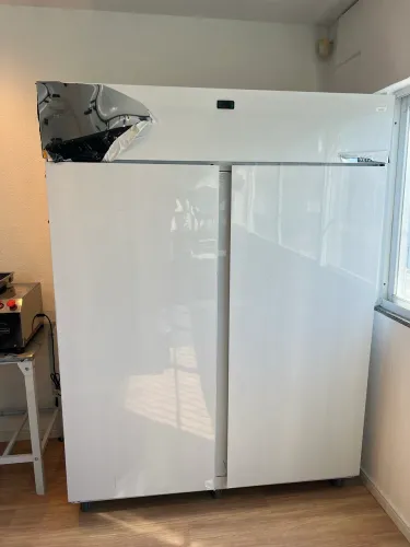 Mini câmera refrigerada 1900 litros para açougue novo pronta entrega