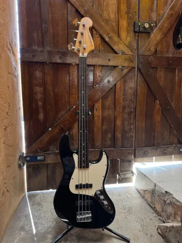 Baixo Giannini Jazz Bass - Profissional modelo sonic Fletless 