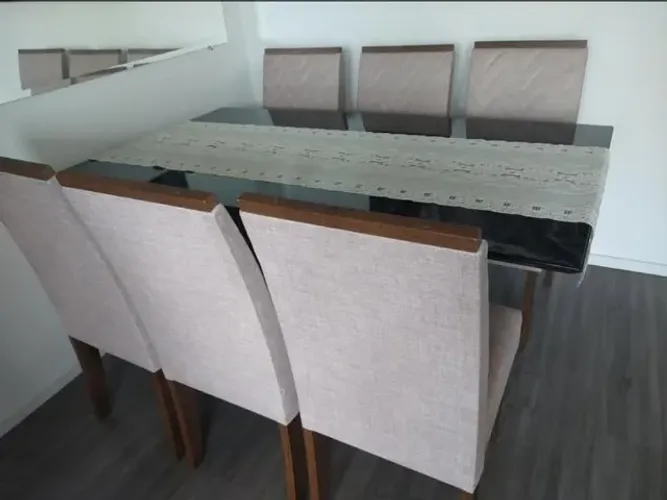 Mesa de jantar com 6 cadeiras