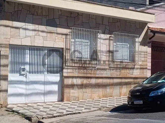 Casa à venda em Sorocaba-SP, Vila Hortência - 3 quartos, 2 salas, 2 banheiros, 1 vaga de g
