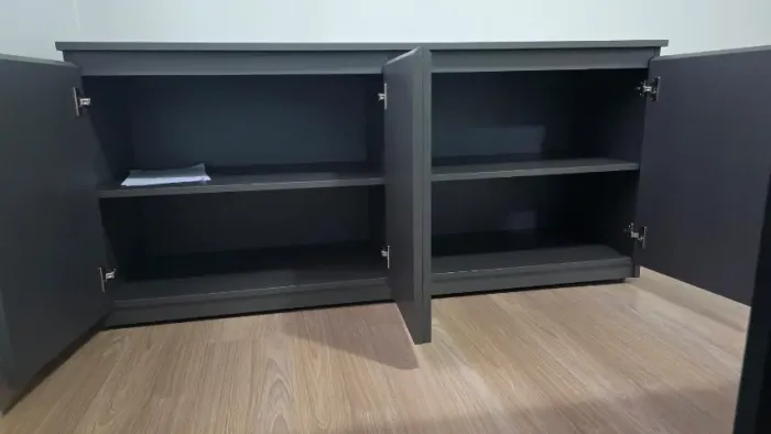 BALCÃO COM 4 PORTAS