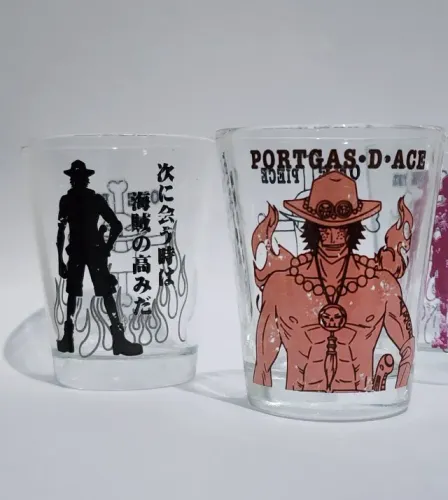 KIT Com 7 Copinhos de Shot (One Piece Portgas D. Ace)