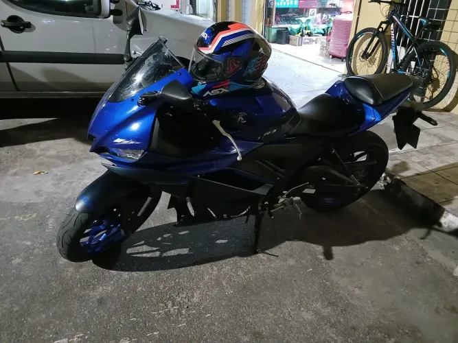 Moto impecável 