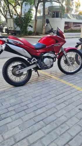 Honda NX 400i Falcon