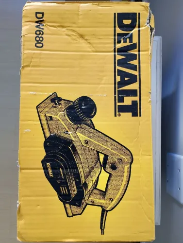 Plaina DeWalt DW680-B2 600w 220V