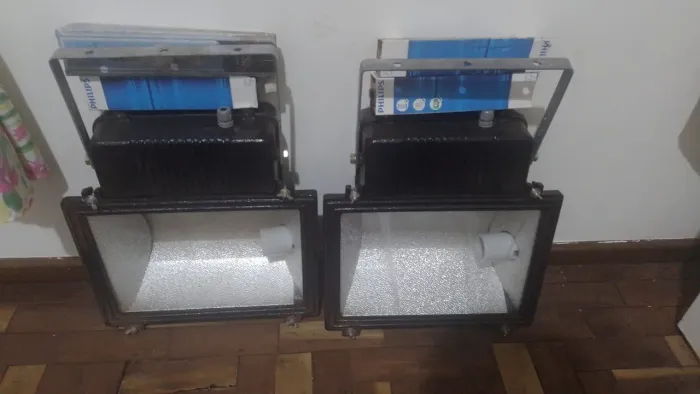 2 Refletores para Área Externa