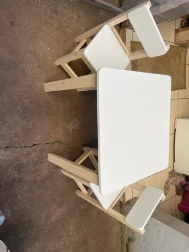 Mesa para criança até 8 anos