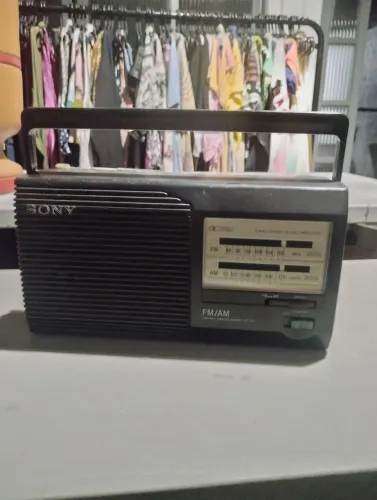 Antigo rádio Sony