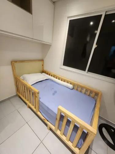 Cama montessoriana em madeira pinus 