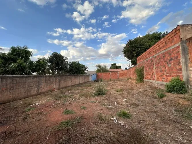 Vendo lote no Jardim Brasilia II escriturado e registrado 