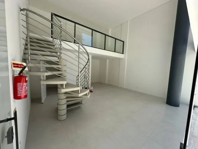 Loja no empreendimento Plenty Sea, com 73,67 m² de área privativa, em Jurerê, Florianópoli