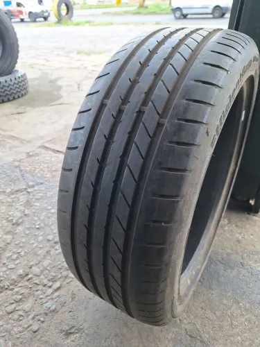 Pneu 235 45 19 Goodyear RFT (meia-vida)