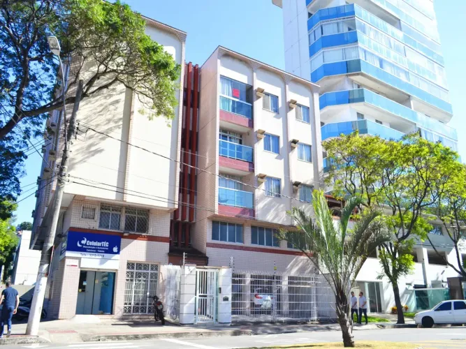 Apartamento para venda tem 120 metros quadrados com 3 quartos