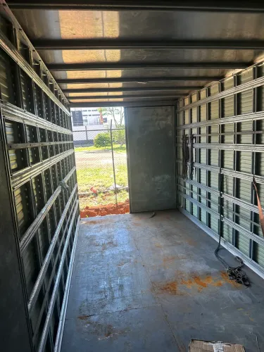 Baú caminhão 3/4  6,20 tamanho  sem detalhe 