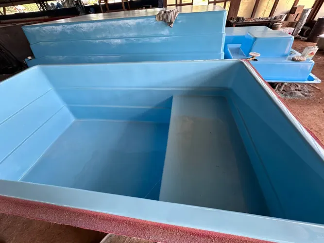 Piscina de fibra instalada zeus