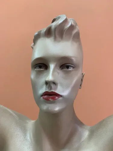 Manequim Feminino em Fibra