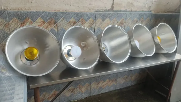 Luminárias ou pendentes para galpão & comércio"LEIA"