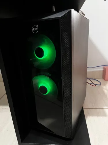 PC Gamer Dazz com iluminação RGB, aceito troca por Notebook Gamer