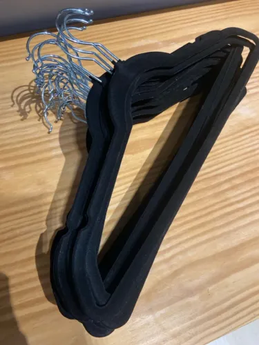 Cabides de Veludo Preto - Pack Econômico