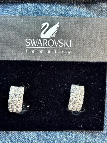 Brinco Swarovski original com certificado
