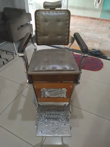 vendo cadeiira para cabeleleiro  antigas 