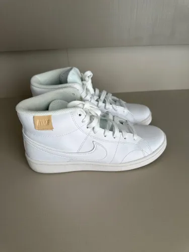 Tênis Nike branco 37,5