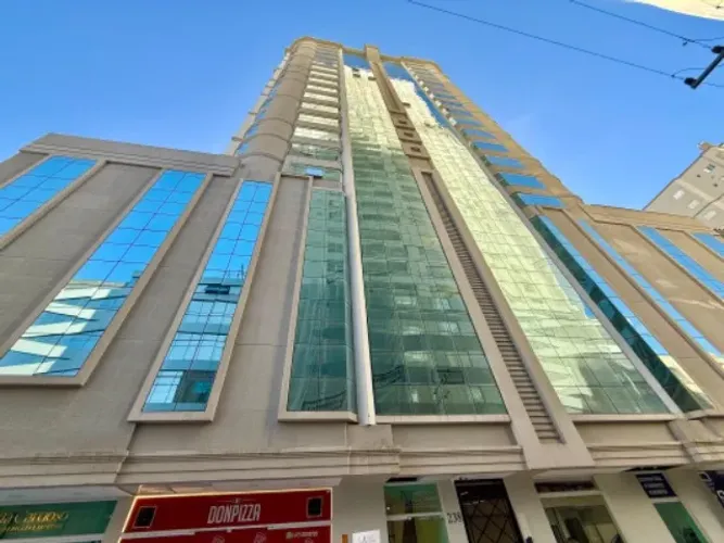 Apartamento na Meia Praia, 03 Suítes, Andar Alto, 02 Vagas, 151m², Lazer Completo