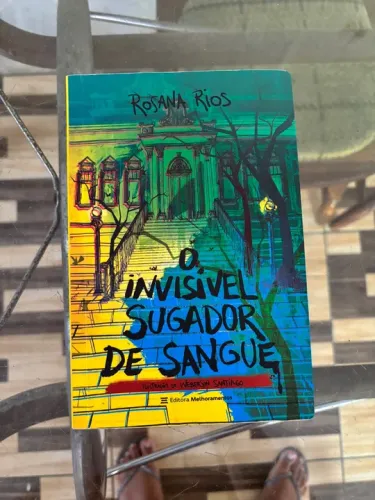 Livro Paradidático O Invisível Sugador De Sangue