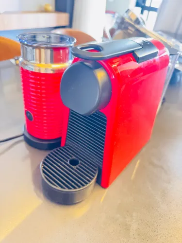 Máquina de café Nespresso + Aeroccino 110v
