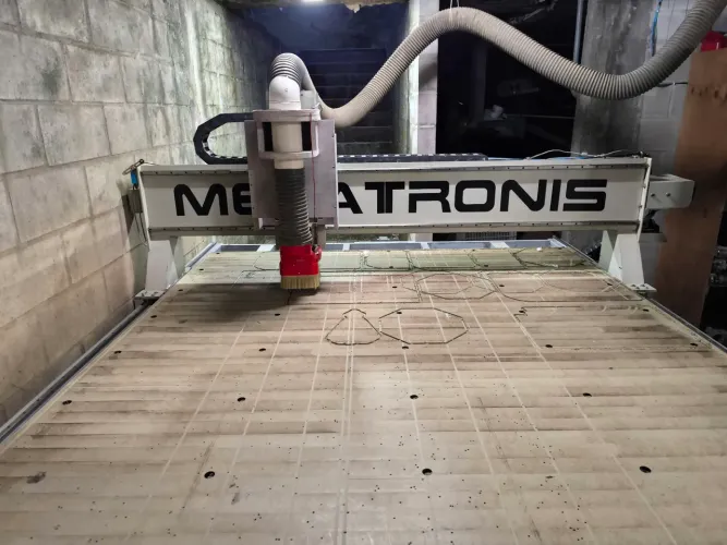 Router CNC com exaustor 