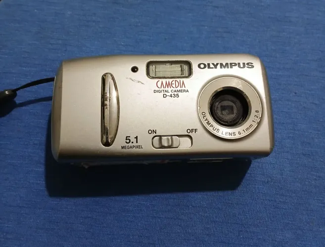 Olympus Camedia D-435 - Câmera Digital 5.1MP