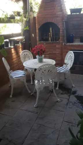 Jogo de mesa e cadeiras jardim/varanda