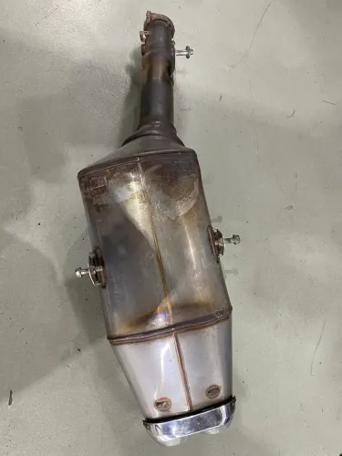 Escape original cbr 1000 (operado)