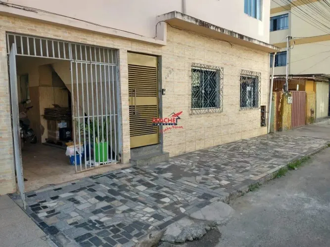 Duas moradas à venda na Vila Centenário