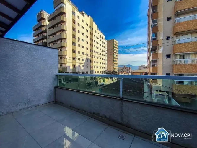 Sobrado à venda na Aviação, Praia Grande  3 quartos, 2 sacadas, 3 banheiros e 1 vaga  Acei