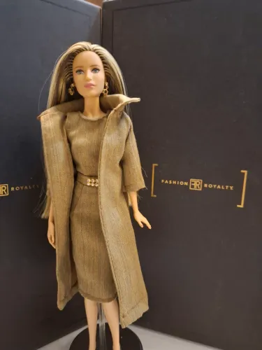 Boneca Barbie Collector Katniss Hunger Games Catching Fire com Reroot