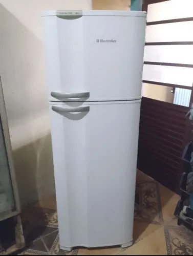 Geladeira Electrolux Frost Free 346 Litros
