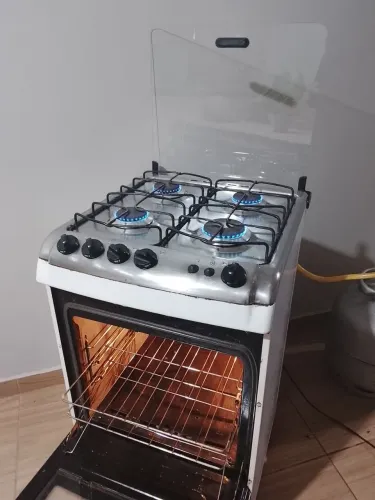 Fogão a gás quatro bocas Electrolux
