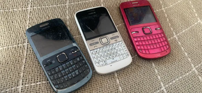 3 aparelhos de celular Antigos