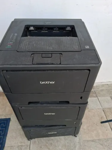 Vendo 3 impressoras da marca brother jato de tinta, precisa de reparo , parada desde 2019